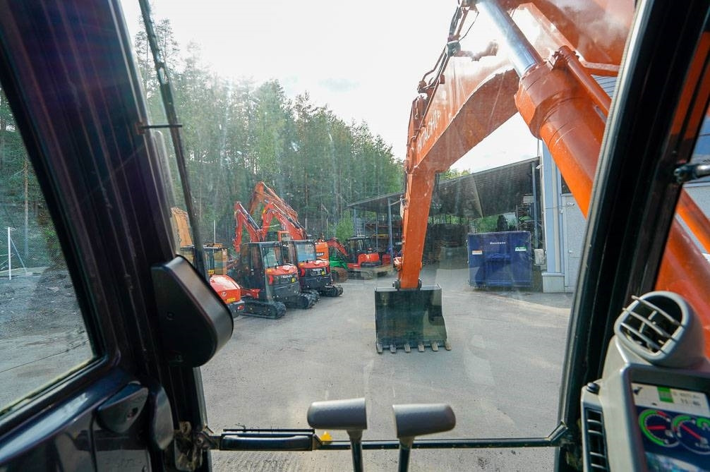 حفار زحاف Hitachi ZX350LC-6 UUSI ALAKERTA: صورة 26