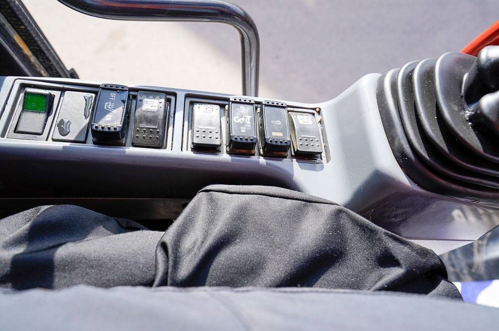 حفار زحاف Hitachi ZX350LC-6 UUSI ALAKERTA: صورة 21