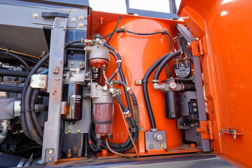 حفار زحاف Hitachi ZX350LC-6 UUSI ALAKERTA: صورة 15