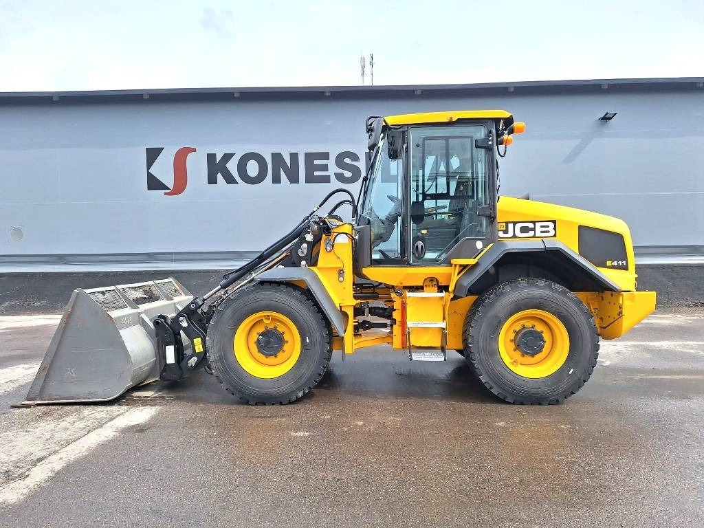 JCB 411HT T4F HYVÄT RENKAAT YM. - اللودر بعجل: صورة 1 JCB 411HT T4F HYVÄT RENKAAT YM. - اللودر بعجل: صورة 1