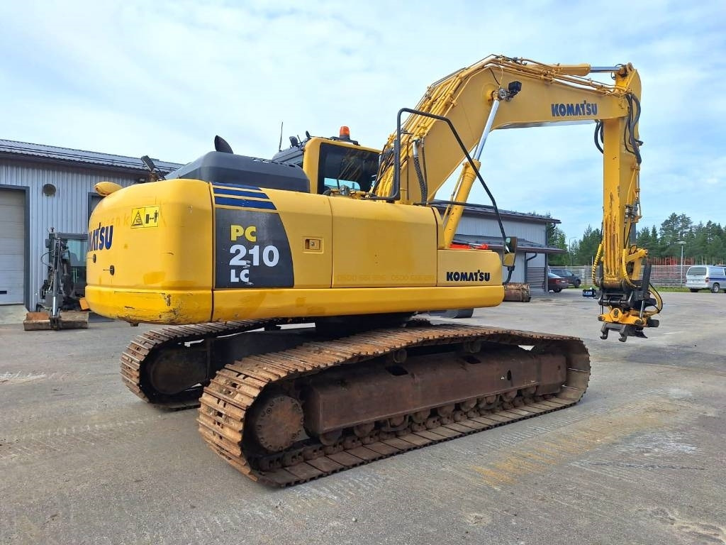 Komatsu MYYTY! SOLD! PC210LC-8 PYÖRITTÄJÄLLÄ - حفار زحاف: صورة 4 Komatsu MYYTY! SOLD! PC210LC-8 PYÖRITTÄJÄLLÄ - حفار زحاف: صورة 4