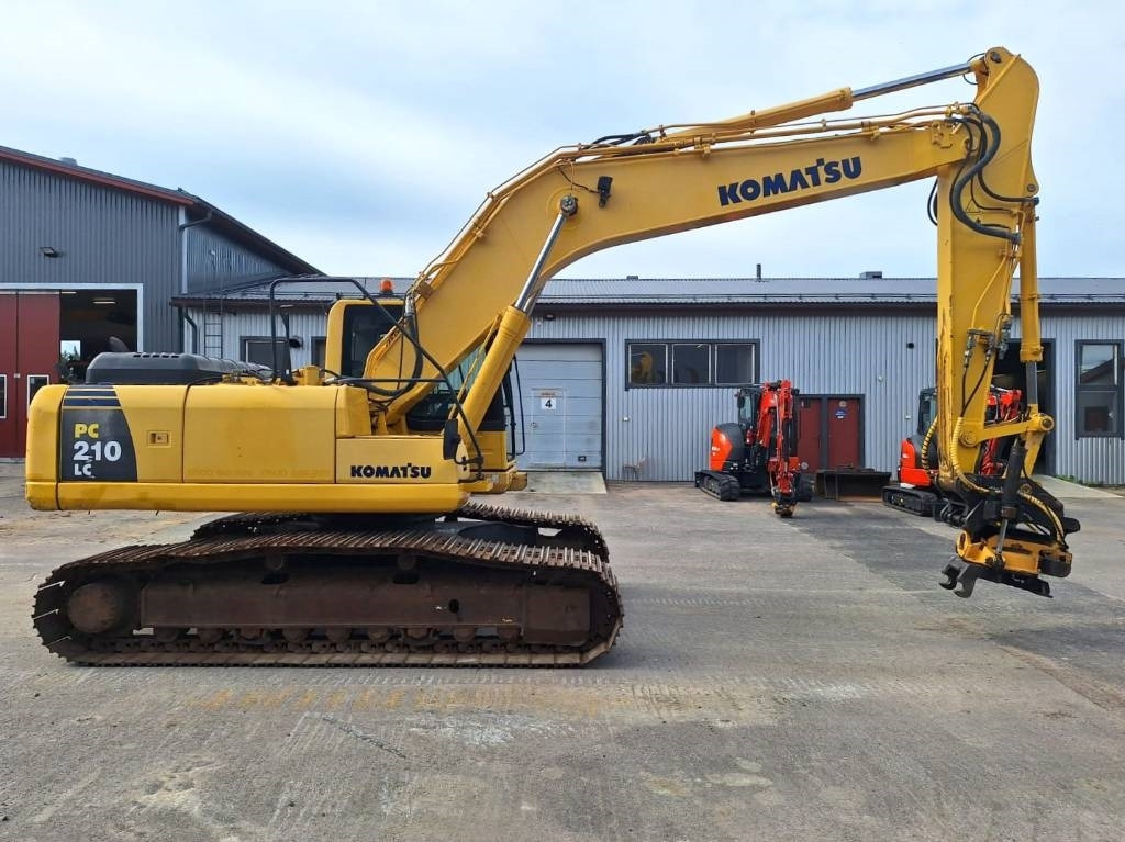 Komatsu MYYTY! SOLD! PC210LC-8 PYÖRITTÄJÄLLÄ - حفار زحاف: صورة 5 Komatsu MYYTY! SOLD! PC210LC-8 PYÖRITTÄJÄLLÄ - حفار زحاف: صورة 5