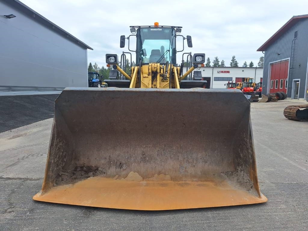 Komatsu WA 380-3A - اللودر بعجل: صورة 3 Komatsu WA 380-3A - اللودر بعجل: صورة 3