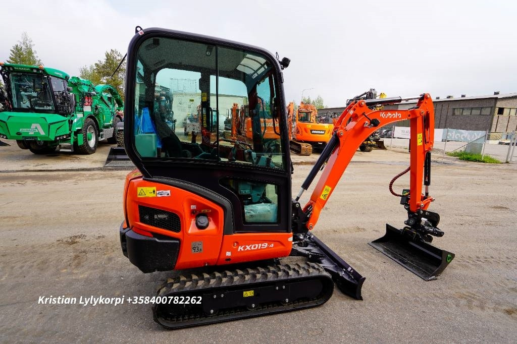 Kubota KX019-4 PYÖRITTÄJÄLLÄ  - حفارة مُصَّغرة: صورة 5 Kubota KX019-4 PYÖRITTÄJÄLLÄ  - حفارة مُصَّغرة: صورة 5