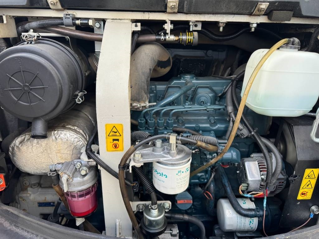 Kubota KX057-4 PYÖRITTÄJÄLLÄ  Kubota KX057-4 PYÖRITTÄJÄLLÄ: صورة 8 Kubota KX057-4 PYÖRITTÄJÄLLÄ  Kubota KX057-4 PYÖRITTÄJÄLLÄ: صورة 8