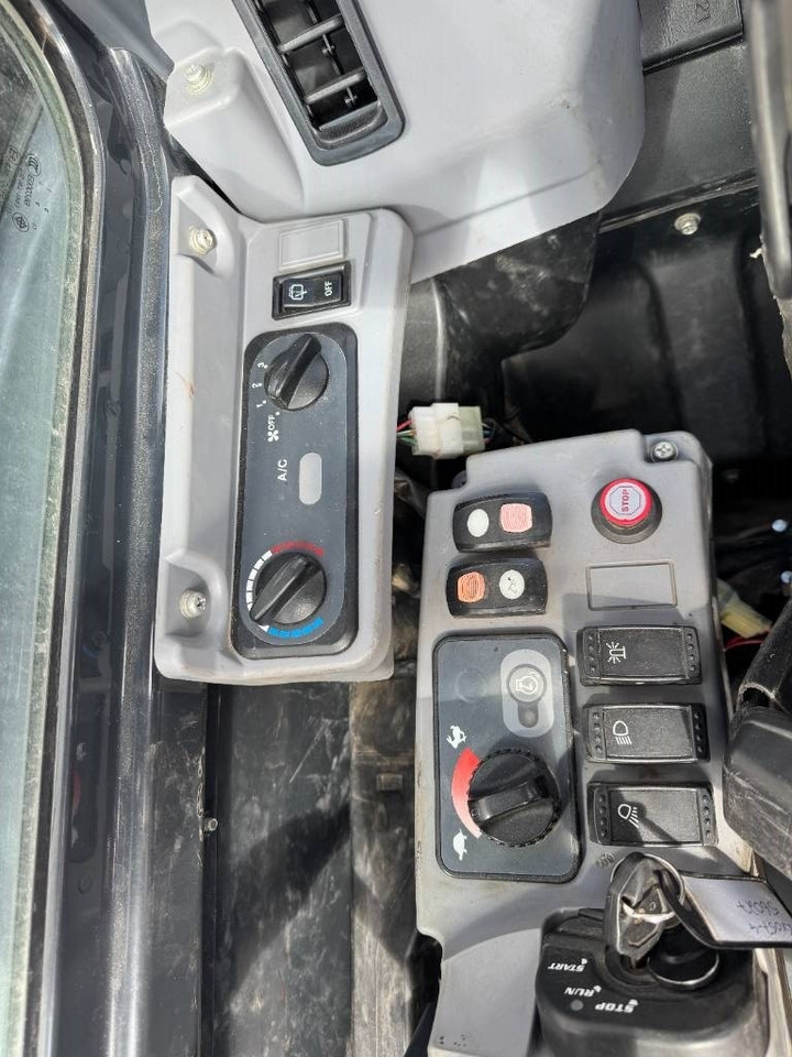 Kubota KX057-4 PYÖRITTÄJÄLLÄ  Kubota KX057-4 PYÖRITTÄJÄLLÄ: صورة 13 Kubota KX057-4 PYÖRITTÄJÄLLÄ  Kubota KX057-4 PYÖRITTÄJÄLLÄ: صورة 13