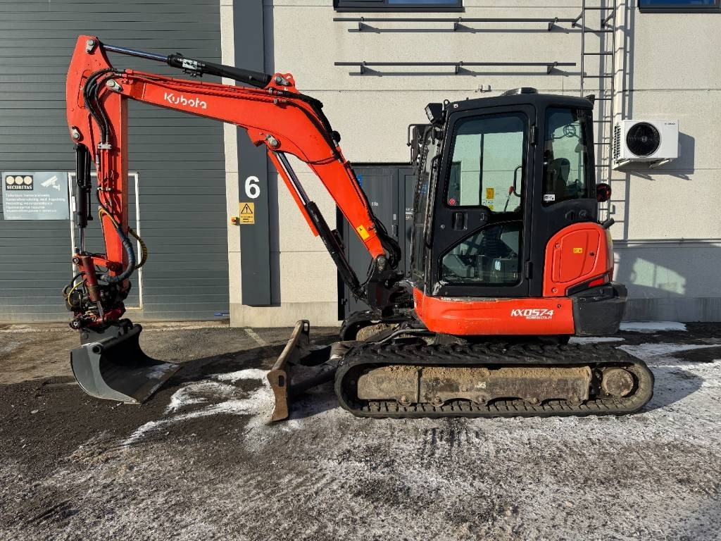 Kubota KX057-4 Pyörittäjällä  - حفارة مُصَّغرة: صورة 1 Kubota KX057-4 Pyörittäjällä  - حفارة مُصَّغرة: صورة 1