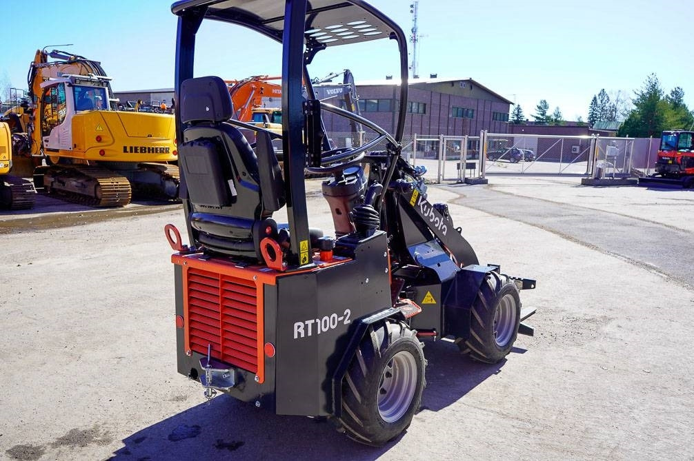 لودر مفصلي صغير Kubota RT100-2: صورة 6