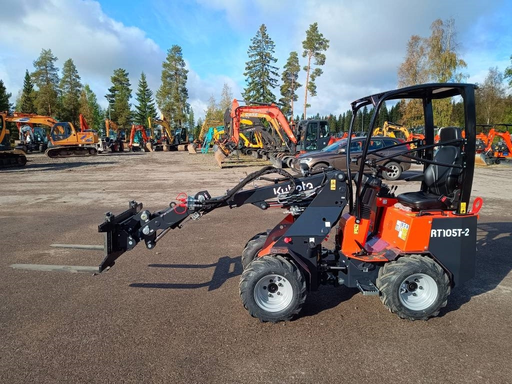 Kubota RT105-2 TELEPUOMI  - لودر مفصلي صغير: صورة 4 Kubota RT105-2 TELEPUOMI  - لودر مفصلي صغير: صورة 4