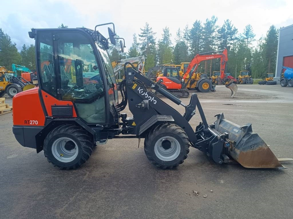 Kubota RT270 KAUHA+PIIKIT - لودر مفصلي صغير: صورة 4 Kubota RT270 KAUHA+PIIKIT - لودر مفصلي صغير: صورة 4