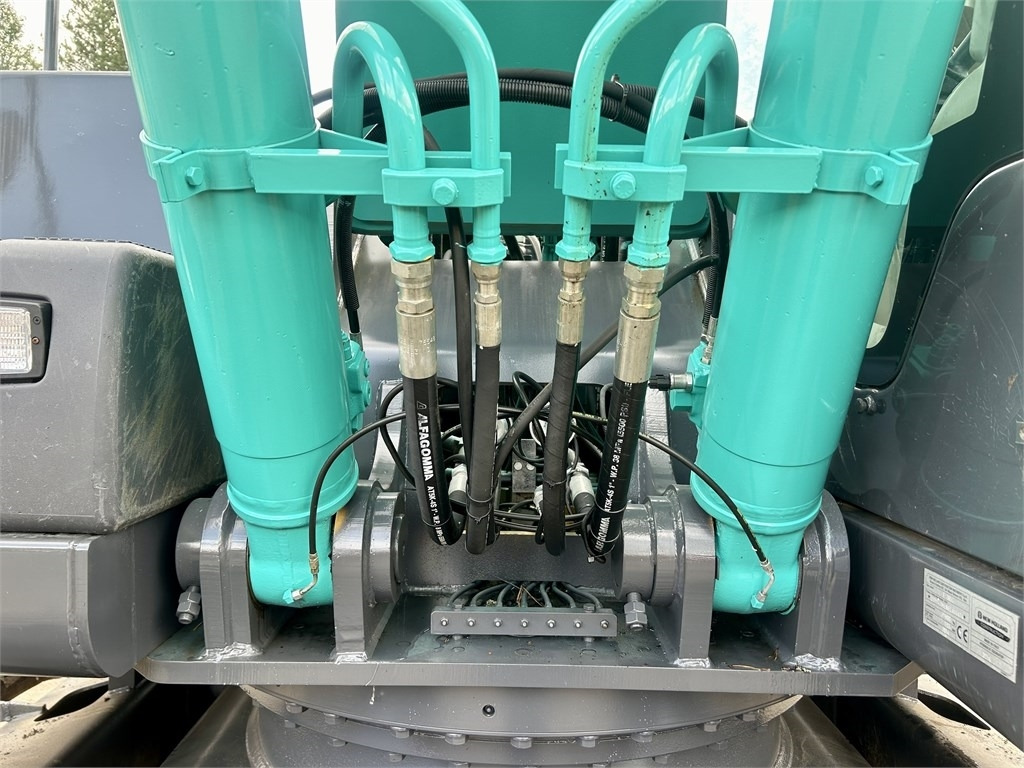 حفار زحاف New Holland Kobelco E305C EVO: صورة 16