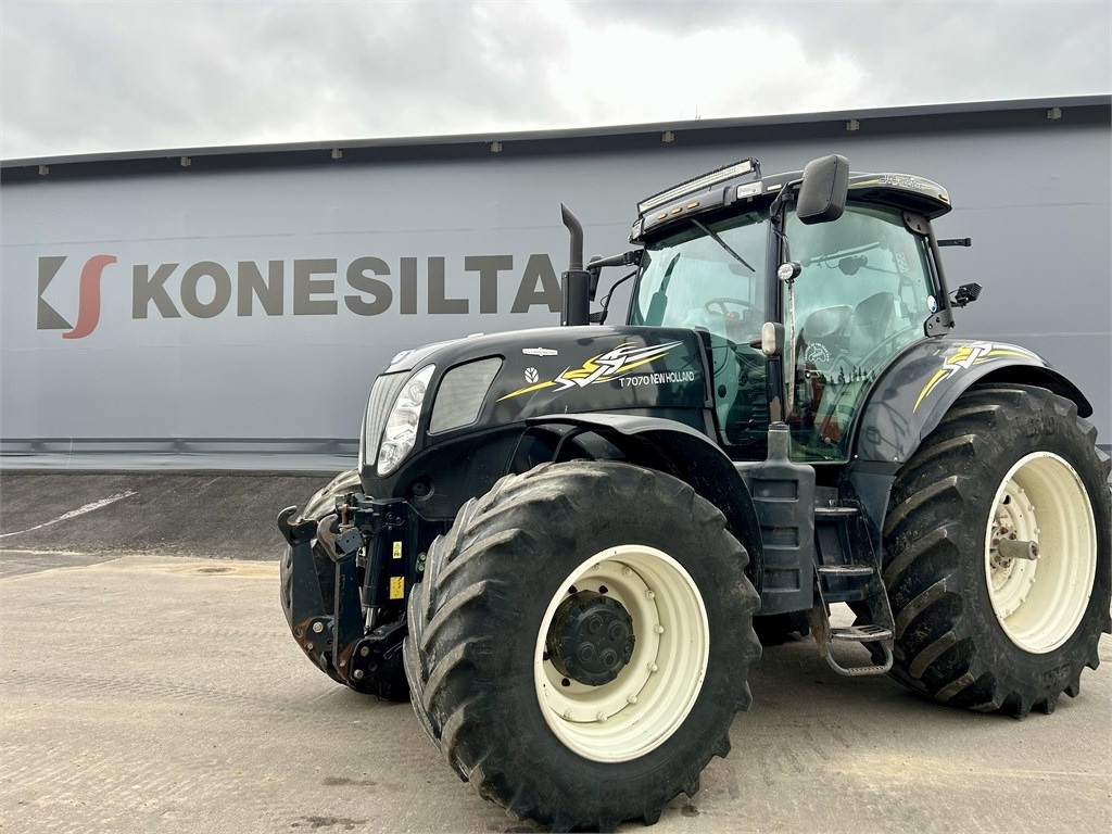 New Holland T 7070 AC - جرار: صورة 1 New Holland T 7070 AC - جرار: صورة 1