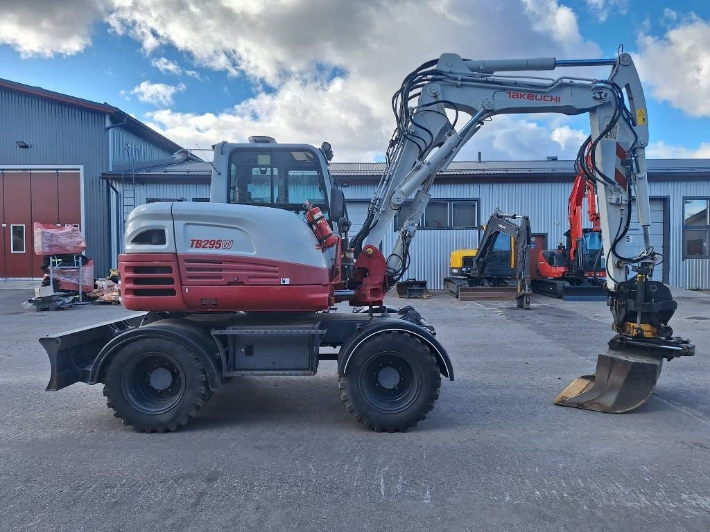 Takeuchi TB295W PYÖRITTÄJÄLLÄ - حفارة دولاب: صورة 5 Takeuchi TB295W PYÖRITTÄJÄLLÄ - حفارة دولاب: صورة 5