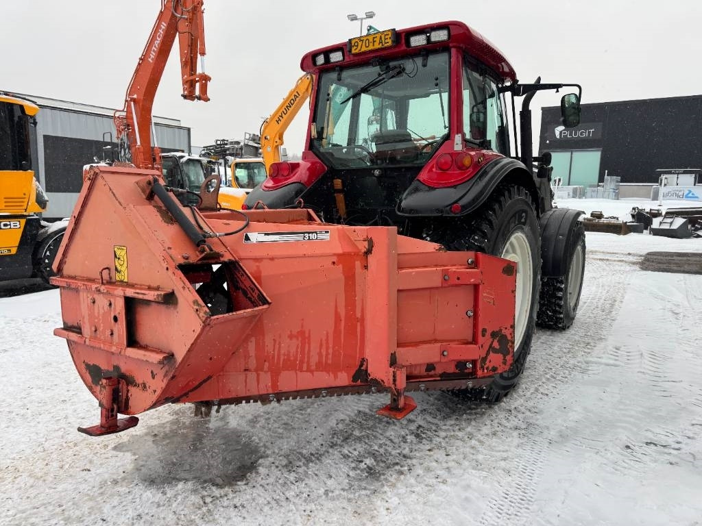Valtra MYYTY! SOLD! M130 ETUKUORMAAJALLA - جرار: صورة 4 Valtra MYYTY! SOLD! M130 ETUKUORMAAJALLA - جرار: صورة 4