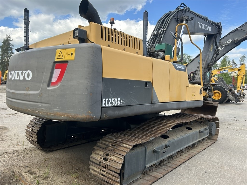 Volvo EC250DNL PYÖRITTÄJÄLLÄ - حفار زحاف: صورة 5 Volvo EC250DNL PYÖRITTÄJÄLLÄ - حفار زحاف: صورة 5