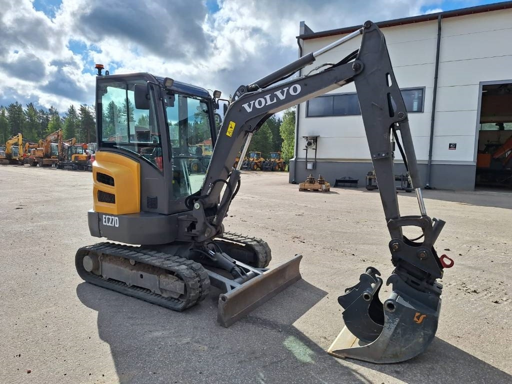 Volvo EC27D KALLISTAJA, 2-KAUHAA - حفارة مُصَّغرة: صورة 5 Volvo EC27D KALLISTAJA, 2-KAUHAA - حفارة مُصَّغرة: صورة 5