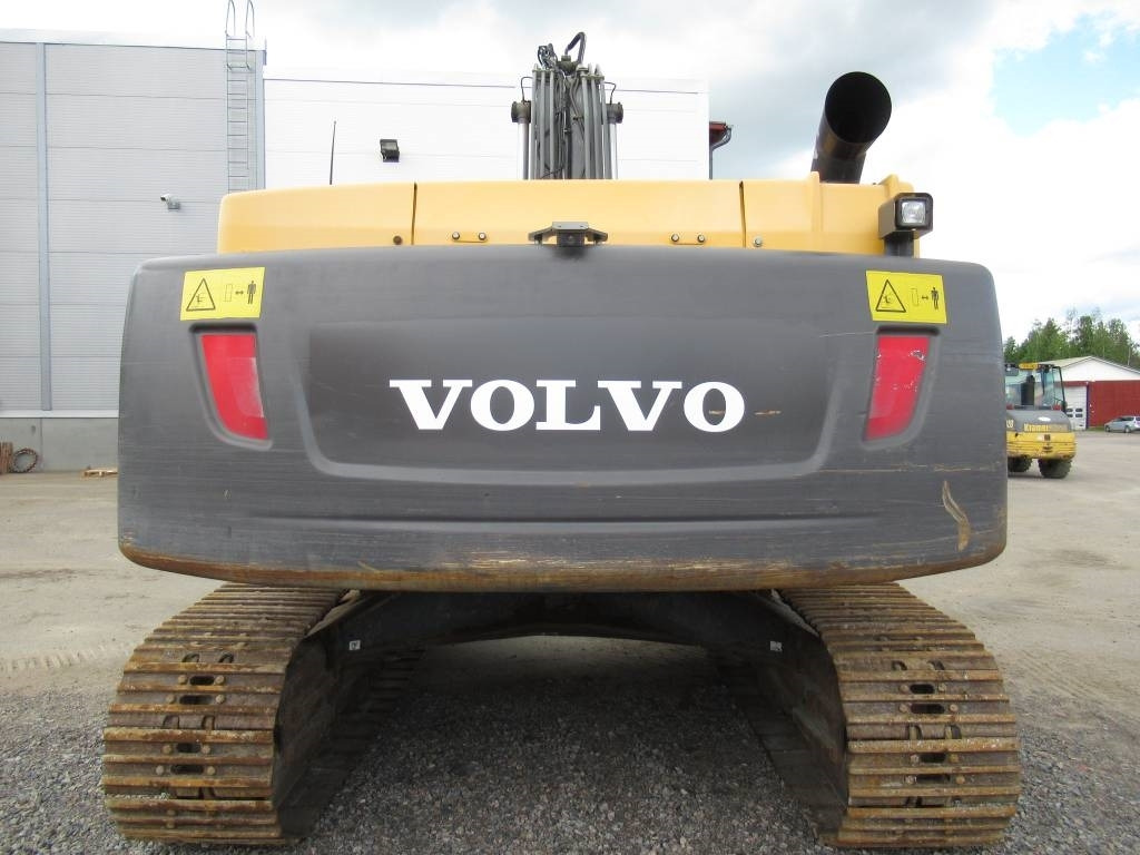 Volvo EC300DL PYÖRITTÄJÄLLÄ - حفار زحاف: صورة 4 Volvo EC300DL PYÖRITTÄJÄLLÄ - حفار زحاف: صورة 4