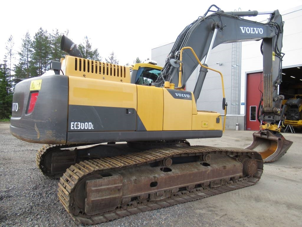 Volvo EC300DL PYÖRITTÄJÄLLÄ - حفار زحاف: صورة 5 Volvo EC300DL PYÖRITTÄJÄLLÄ - حفار زحاف: صورة 5