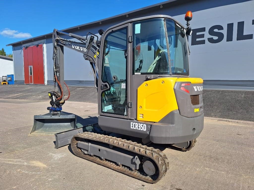 Volvo EC35D PYÖRITTÄJÄLLÄ - حفارة مُصَّغرة: صورة 2 Volvo EC35D PYÖRITTÄJÄLLÄ - حفارة مُصَّغرة: صورة 2