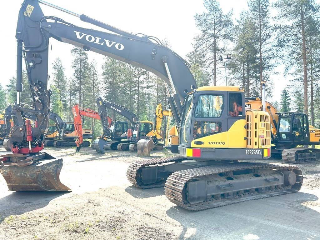 Volvo ECR235CL PYÖRITTÄJÄ, 3D-LAITTEET - حفار زحاف: صورة 1 Volvo ECR235CL PYÖRITTÄJÄ, 3D-LAITTEET - حفار زحاف: صورة 1