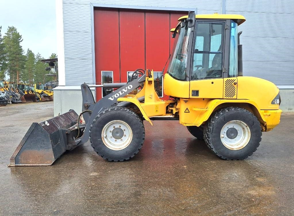 Volvo L30B AURALLA - اللودر بعجل: صورة 1 Volvo L30B AURALLA - اللودر بعجل: صورة 1