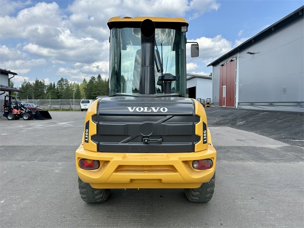 Volvo L30G TRUKKIPIIKEILLÄ - اللودر بعجل: صورة 5 Volvo L30G TRUKKIPIIKEILLÄ - اللودر بعجل: صورة 5