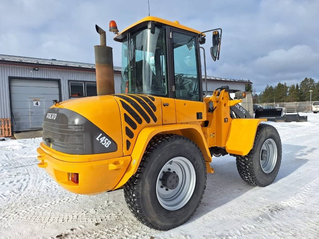 Volvo L45B UUDET RENKAAT - اللودر بعجل: صورة 4 Volvo L45B UUDET RENKAAT - اللودر بعجل: صورة 4