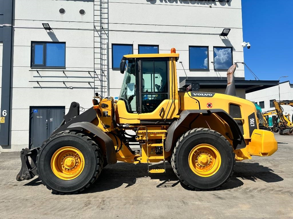 Volvo L70G vipuohjaus, 3' ja 4' hydr - اللودر بعجل: صورة 1 Volvo L70G vipuohjaus, 3' ja 4' hydr - اللودر بعجل: صورة 1