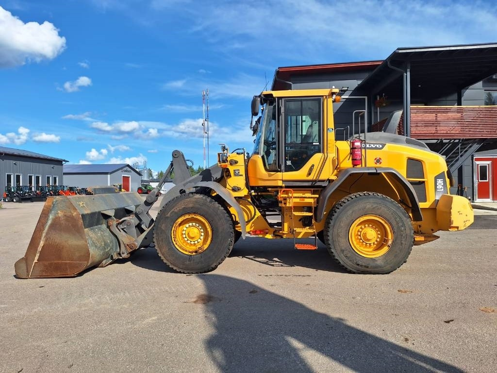 Volvo L90H RASVARI, VAAKA YM. - اللودر بعجل: صورة 1 Volvo L90H RASVARI, VAAKA YM. - اللودر بعجل: صورة 1