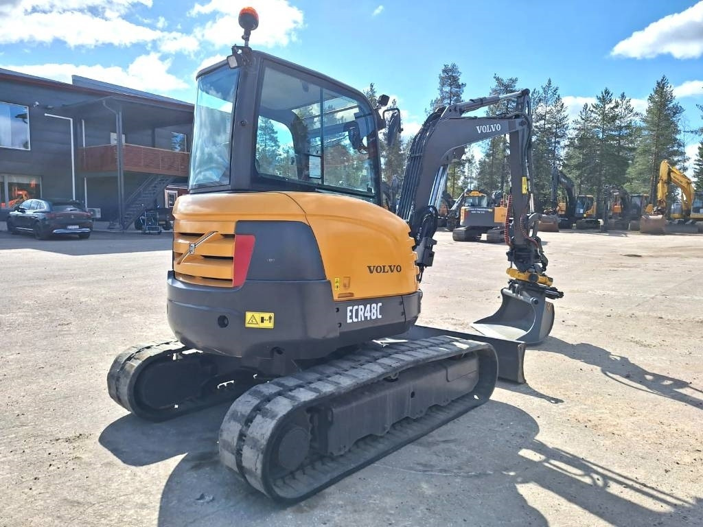 Volvo MYYTY! SOLD! ECR48C PYÖRITTÄJÄ PIHDEILLÄ - حفارة مُصَّغرة: صورة 4 Volvo MYYTY! SOLD! ECR48C PYÖRITTÄJÄ PIHDEILLÄ - حفارة مُصَّغرة: صورة 4