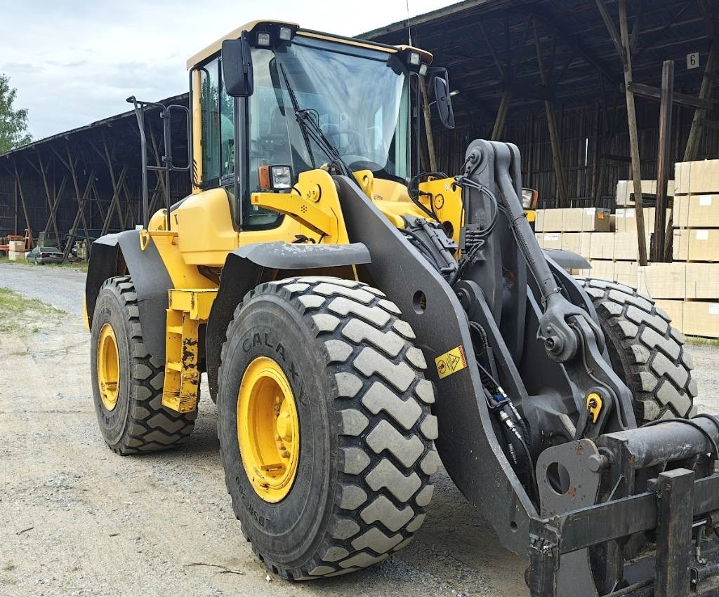 Volvo MYYTY! SOLD! L120F RASVARI YM.  - اللودر بعجل: صورة 3 Volvo MYYTY! SOLD! L120F RASVARI YM.  - اللودر بعجل: صورة 3