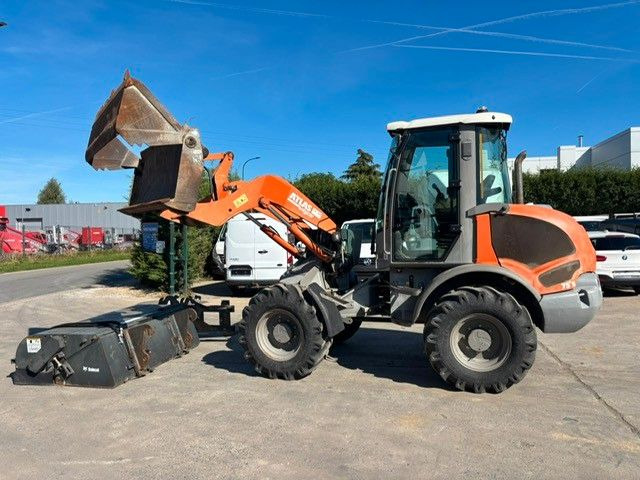 Atlas 75e S. Schaufel, Gabel, Bürste. - اللودر بعجل: صورة 2 Atlas 75e S. Schaufel, Gabel, Bürste. - اللودر بعجل: صورة 2