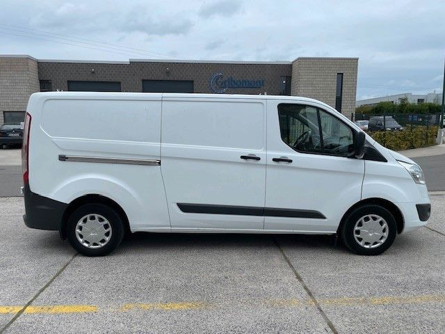 Ford Transit Custom 2.2TDCI. Klima. Tempomat. L2. - فان المدمجة: صورة 2 Ford Transit Custom 2.2TDCI. Klima. Tempomat. L2. - فان المدمجة: صورة 2