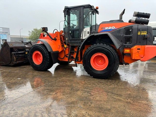 Hitachi ZW220-6. Hochkippschaufel. Wage. - اللودر بعجل: صورة 2 Hitachi ZW220-6. Hochkippschaufel. Wage. - اللودر بعجل: صورة 2