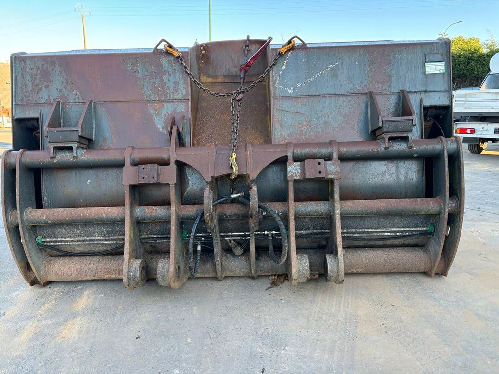 Liebherr L574 - L580. Kippschaufel 5m3. - بكت شيول - آلات البناء: صورة 2 Liebherr L574 - L580. Kippschaufel 5m3. - بكت شيول - آلات البناء: صورة 2