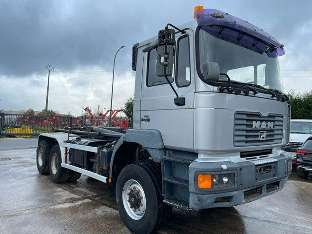 MAN 33-350. 6X6. Motorschaden. - شاحنة ذات خطاف: صورة 2 MAN 33-350. 6X6. Motorschaden. - شاحنة ذات خطاف: صورة 2