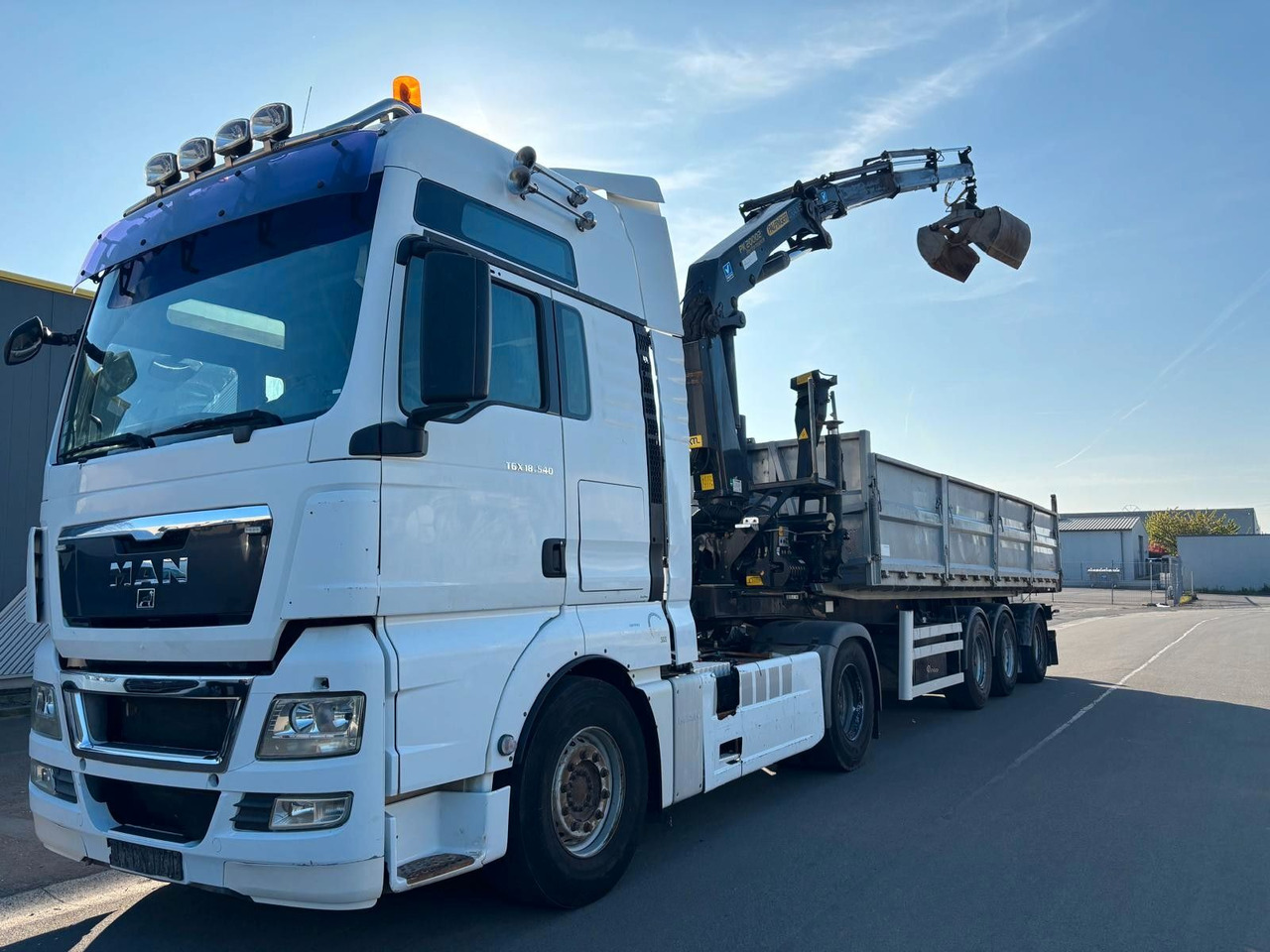 MAN TGX 18.540. Kipper + Kran PK20002. - شاحنة كرين: صورة 2 MAN TGX 18.540. Kipper + Kran PK20002. - شاحنة كرين: صورة 2