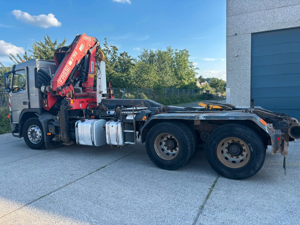 Volvo 6x4. Fassi F195A. Abroll. Funk. Tempomat. - شاحنة كرين: صورة 2 Volvo 6x4. Fassi F195A. Abroll. Funk. Tempomat. - شاحنة كرين: صورة 2