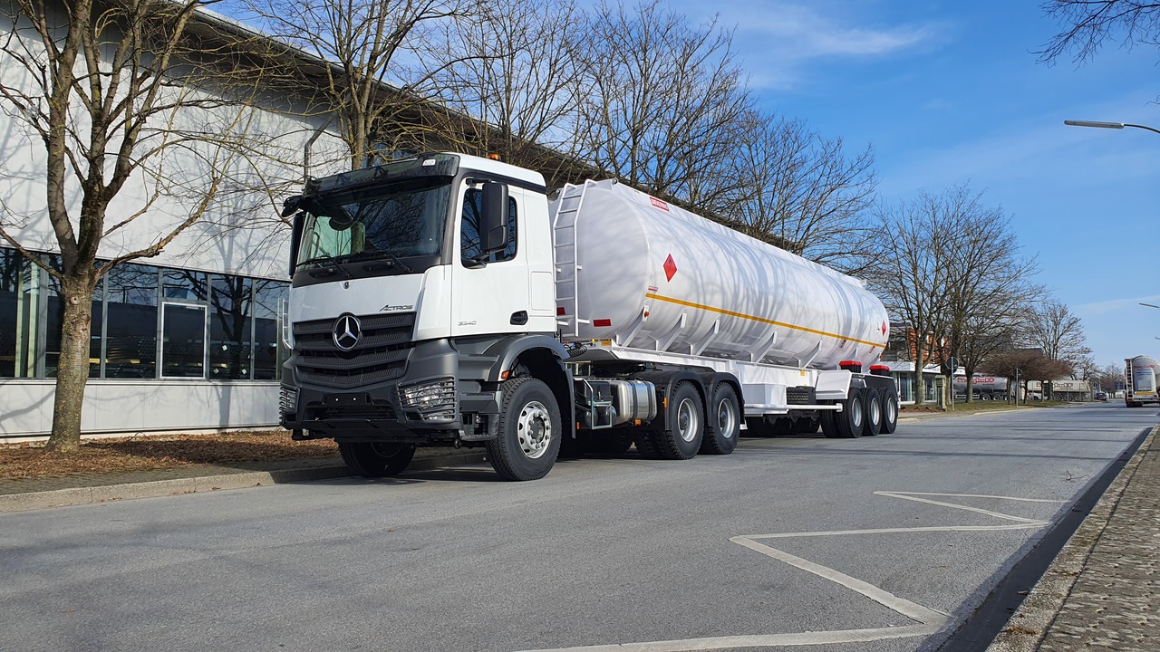 Sievering 40000 LITRE ADR FUEL TANK SEMI-TRAILER FOR MERCEDES ACTROS - نصف مقطورة صهريج: صورة 2 Sievering 40000 LITRE ADR FUEL TANK SEMI-TRAILER FOR MERCEDES ACTROS - نصف مقطورة صهريج: صورة 2