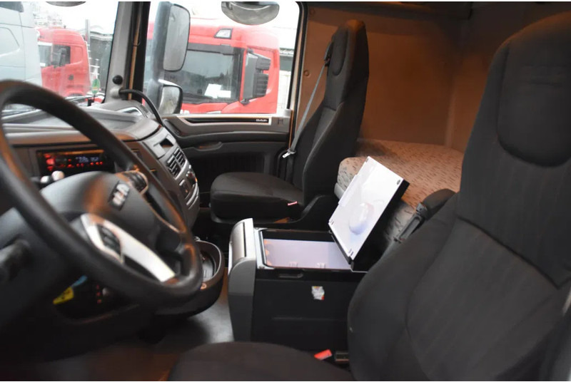 DAF XF 480 SSC 4x2 - RETARDER - 774 TKM - PARK. AIRCO - 2 x FUEL TANKS - LED LIGHTS - TOP CONDITION - - وحدة جر: صورة 5 DAF XF 480 SSC 4x2 - RETARDER - 774 TKM - PARK. AIRCO - 2 x FUEL TANKS - LED LIGHTS - TOP CONDITION - - وحدة جر: صورة 5