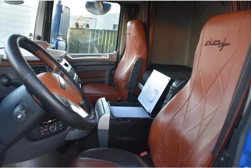 DAF XF 530 SSC 4x2 - RETARDER - PARK. AIRCO - 2 x FUEL TANKS - ALCOA'S - LED - TOP CONDITION - - وحدة جر: صورة 5 DAF XF 530 SSC 4x2 - RETARDER - PARK. AIRCO - 2 x FUEL TANKS - ALCOA'S - LED - TOP CONDITION - - وحدة جر: صورة 5