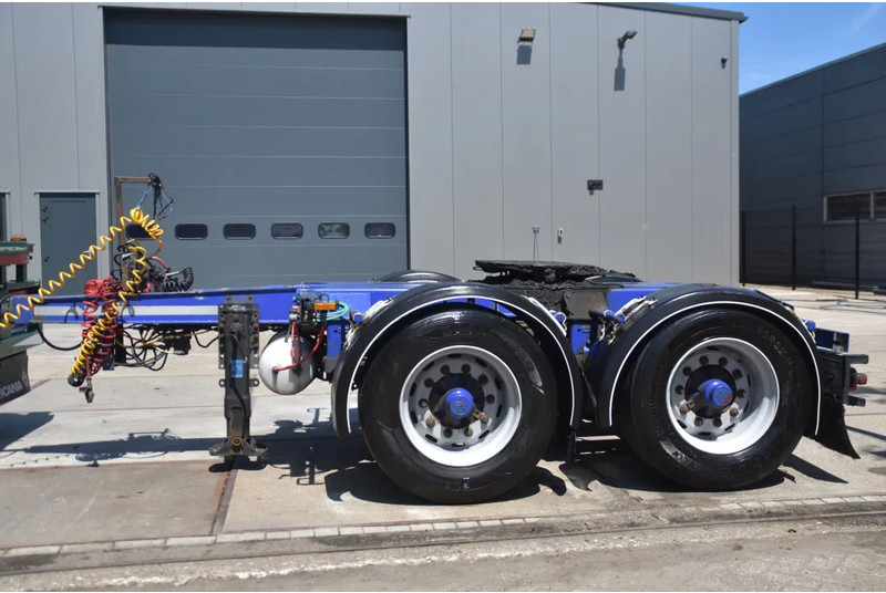 Floor FLMA-18 - DOLLY - BPW AXLES - DRUM BRAKES - CENTRAL LUBRICATION - WABCO SMARTBOARD - - مقطورة دوللي: صورة 2 Floor FLMA-18 - DOLLY - BPW AXLES - DRUM BRAKES - CENTRAL LUBRICATION - WABCO SMARTBOARD - - مقطورة دوللي: صورة 2