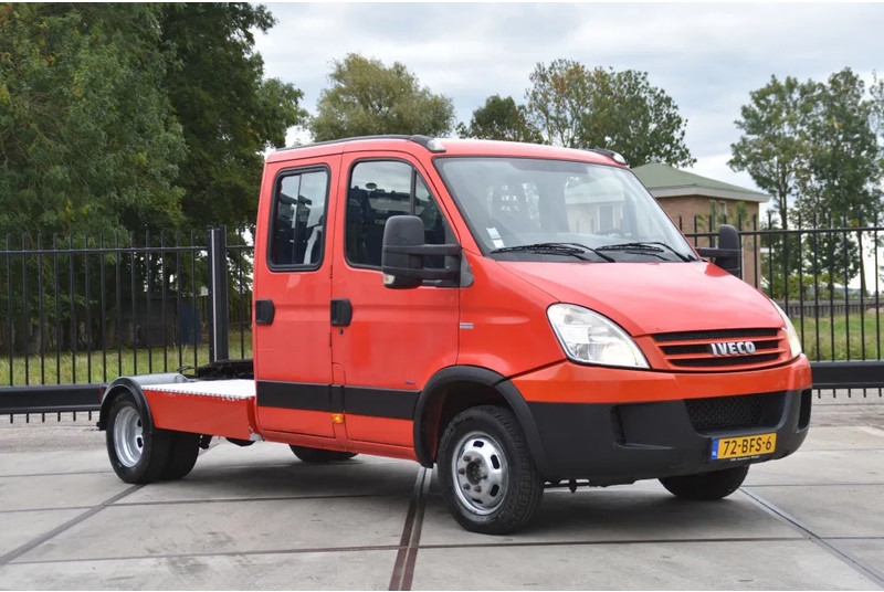 Iveco 40C18 - MANUAL - EURO 4 - 341 TKM - RADIO - BACKSEAT - 4 DOORS - GOOD CONDITION - - وحدة جر: صورة 1 Iveco 40C18 - MANUAL - EURO 4 - 341 TKM - RADIO - BACKSEAT - 4 DOORS - GOOD CONDITION - - وحدة جر: صورة 1