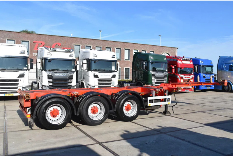 Pacton T3-010 - BPW AXLES - 2 x LIFT AXLE - 2 x EXTENDABLE - DRUM BRAKES - GOOD CONDITION - - نصف مقطورة لنقل الحاويات: صورة 2 Pacton T3-010 - BPW AXLES - 2 x LIFT AXLE - 2 x EXTENDABLE - DRUM BRAKES - GOOD CONDITION - - نصف مقطورة لنقل الحاويات: صورة 2