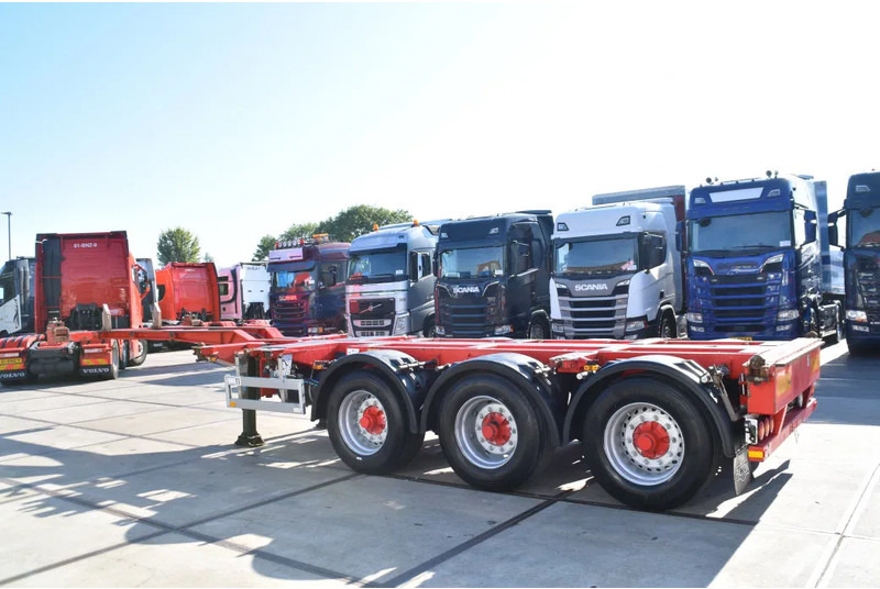 Pacton T3-010 - BPW AXLES - 2 x LIFT AXLE - 2 x EXTENDABLE - DRUM BRAKES - GOOD CONDITION - - نصف مقطورة لنقل الحاويات: صورة 4 Pacton T3-010 - BPW AXLES - 2 x LIFT AXLE - 2 x EXTENDABLE - DRUM BRAKES - GOOD CONDITION - - نصف مقطورة لنقل الحاويات: صورة 4