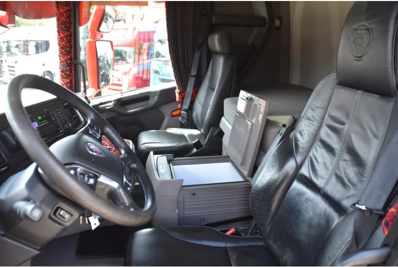 Scania R450 NGS 4x2NB - RETARDER - NEW TACHO - FULL AIR - PARK. AIRCO - PTO - LEATHER SEATS - 2 x FUEL TANKS - EXCELLENT CONDITION - - وحدة جر: صورة 5 Scania R450 NGS 4x2NB - RETARDER - NEW TACHO - FULL AIR - PARK. AIRCO - PTO - LEATHER SEATS - 2 x FUEL TANKS - EXCELLENT CONDITION - - وحدة جر: صورة 5
