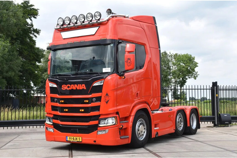 Scania R450 NGS 6x2/4NB - RETARDER - FULL AIR - 748 TKM - LEATHER SEATS - NAVI - 2 x FUEL TANKS - LED LIGHTS - - وحدة جر: صورة 2 Scania R450 NGS 6x2/4NB - RETARDER - FULL AIR - 748 TKM - LEATHER SEATS - NAVI - 2 x FUEL TANKS - LED LIGHTS - - وحدة جر: صورة 2