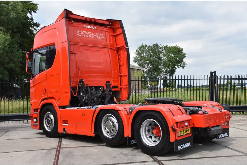 Scania R450 NGS 6x2/4NB - RETARDER - FULL AIR - 748 TKM - LEATHER SEATS - NAVI - 2 x FUEL TANKS - LED LIGHTS - - وحدة جر: صورة 3 Scania R450 NGS 6x2/4NB - RETARDER - FULL AIR - 748 TKM - LEATHER SEATS - NAVI - 2 x FUEL TANKS - LED LIGHTS - - وحدة جر: صورة 3
