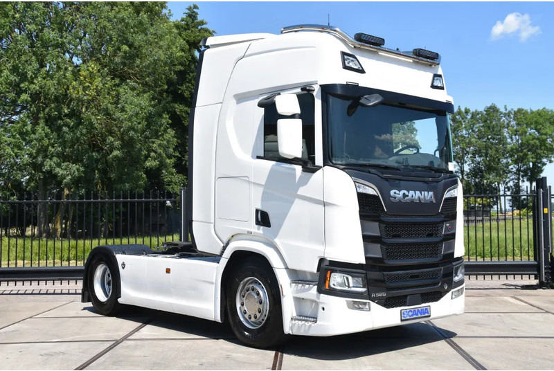 Scania R520 V8 NGS 4x2 - RETARDER - 504 TKM - PARK. AIRCO - ACC - NAVI - 2 x FUEL TANKS - LED LIGHTS - - وحدة جر: صورة 1 Scania R520 V8 NGS 4x2 - RETARDER - 504 TKM - PARK. AIRCO - ACC - NAVI - 2 x FUEL TANKS - LED LIGHTS - - وحدة جر: صورة 1
