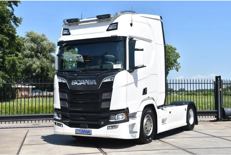 Scania R520 V8 NGS 4x2 - RETARDER - 504 TKM - PARK. AIRCO - ACC - NAVI - 2 x FUEL TANKS - LED LIGHTS - - وحدة جر: صورة 2 Scania R520 V8 NGS 4x2 - RETARDER - 504 TKM - PARK. AIRCO - ACC - NAVI - 2 x FUEL TANKS - LED LIGHTS - - وحدة جر: صورة 2